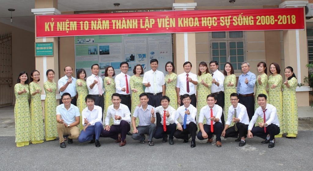 Tập thể cán bộ Viện Khoa học Sự sống